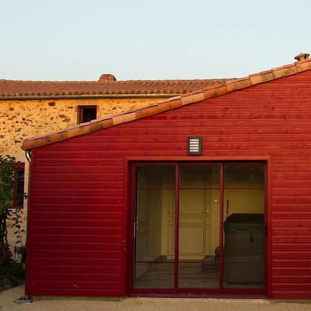 Le Puy Carmin - Chambre D'Hotes Avec Jacuzzi Bed & Breakfast Bazoges-en-Paillers Exterior photo