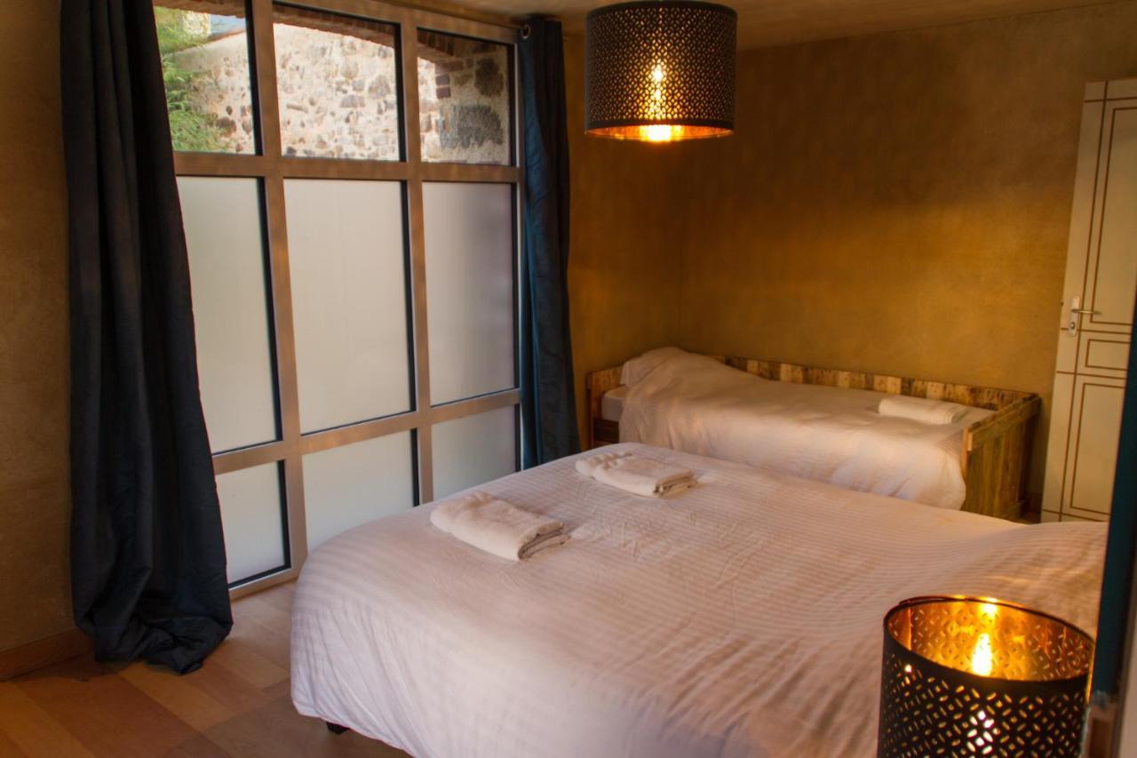 Le Puy Carmin - Chambre D'Hotes Avec Jacuzzi Bed & Breakfast Bazoges-en-Paillers Room photo