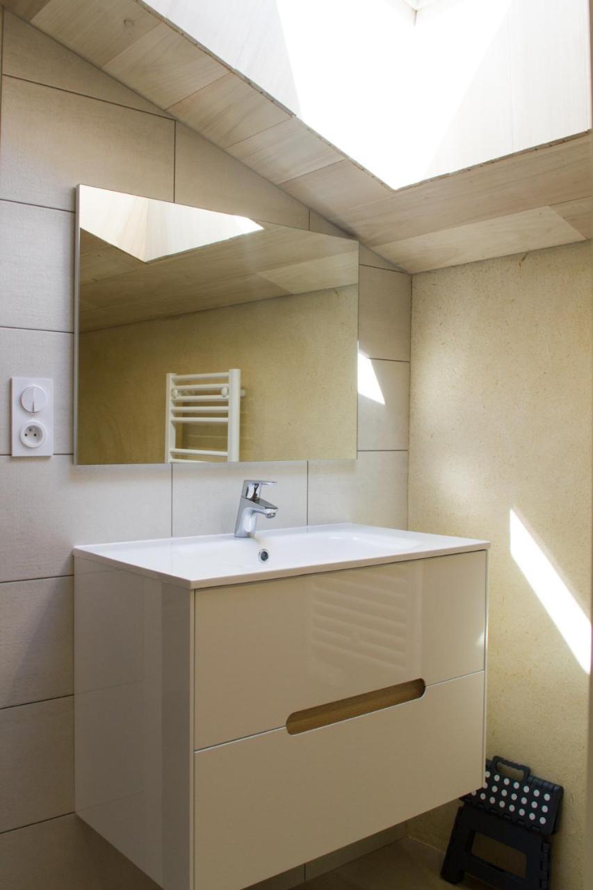 Le Puy Carmin - Chambre D'Hotes Avec Jacuzzi Bazoges-en-Paillers Room photo